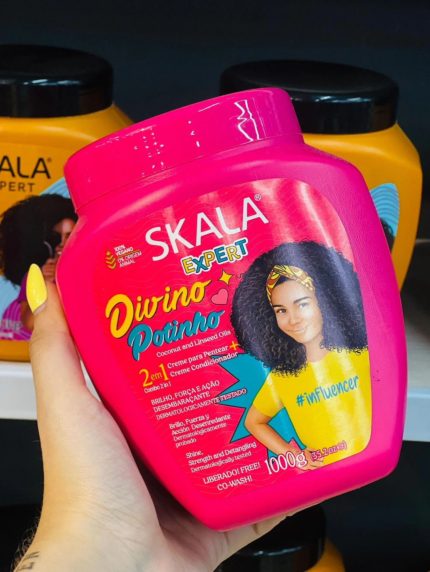 سكالا كريم الشعر المجعد 2 في 1 للأطفال ديفينو بوتينهو 1000جم Scala Divino Botinho 2 in 1 Moisturizing, Nourishing and Detangling Cream for Curly Children's Hair