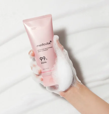 غسول ميديكوب PDRN Pink Niacinamide Whip Cleanser لتنظيف وتفتيح البشرة 120جم