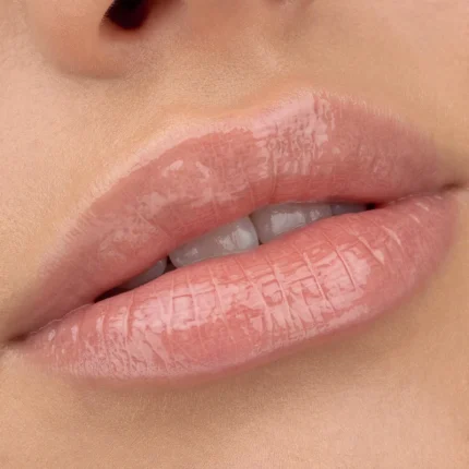 Essence Extreme Shine Volume Lipgloss 11 Power Of Nude ملمع شفاه ايسنس إكستريم شاين فوليوم 11 باور أوف نود 5مل