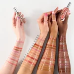 ملمع شفاه ايسنس إكستريم شاين درجة 13 Essence Extreme Shine Volume Lip Gloss 13 Glazed Berry